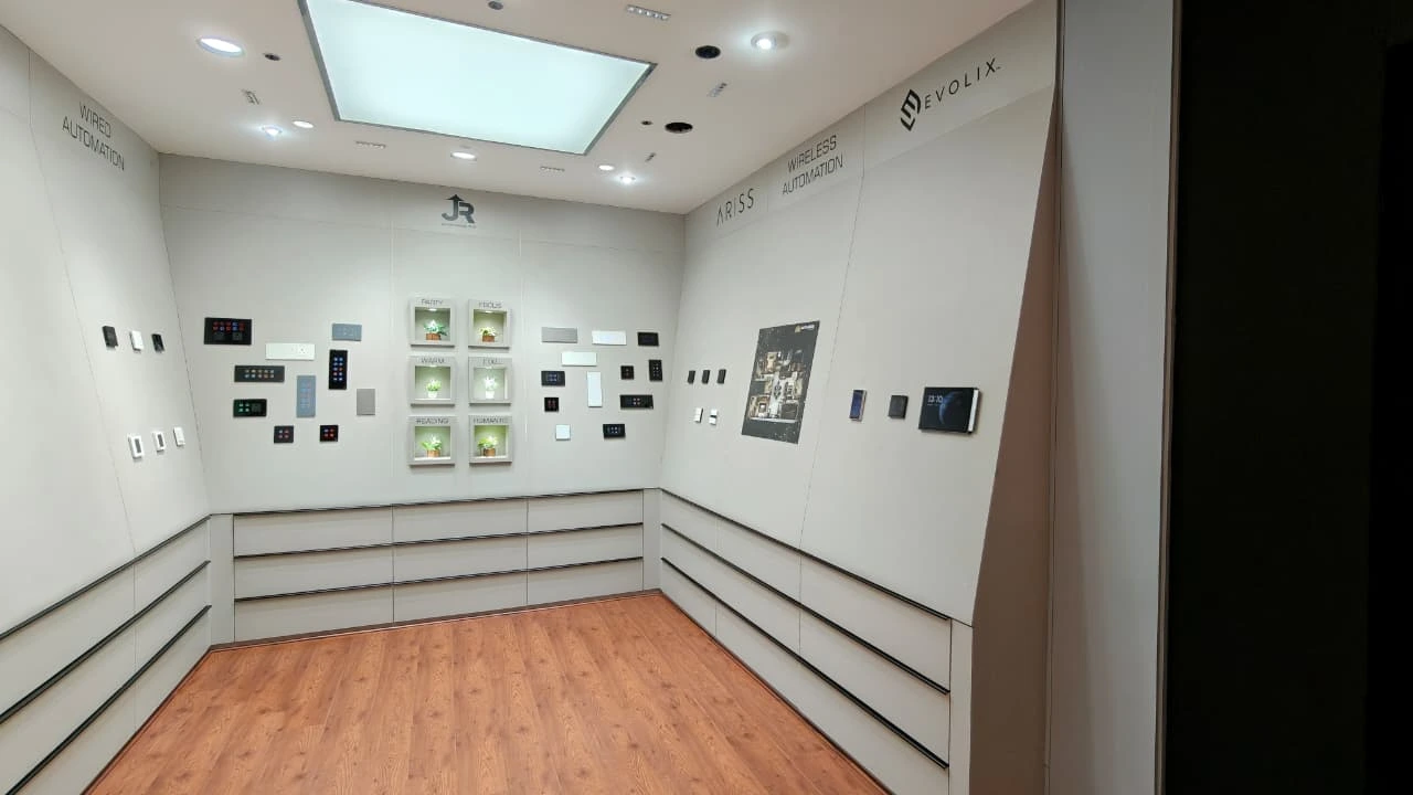 Complete library of home automation switches, keypads and control panels at Auto-mate experience center